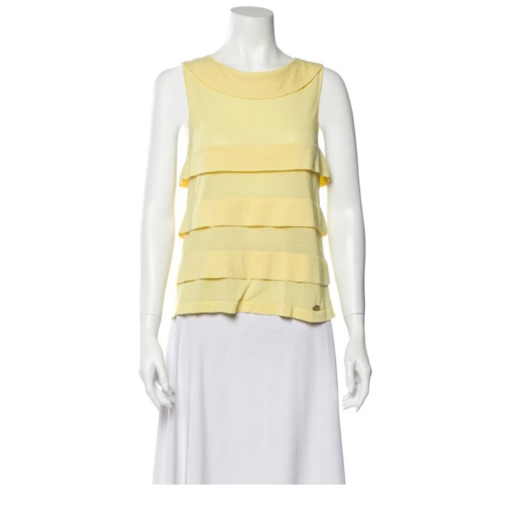 CHANEL Ruffled Sleeveless Top